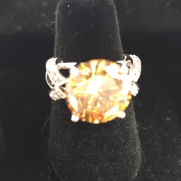 Round Cut Champagne Ring Gift Silver Cubic Zirconia Detail Women's Size 6 NWT - Picture 4 of 11